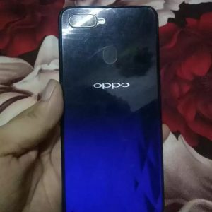Oppo F9 8/10