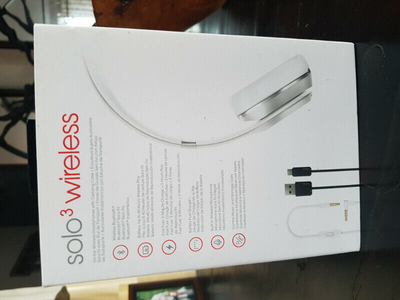 BEATS SOLO 3 Headphone (SILVER) - Image 3