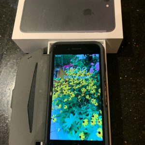 Iphone 7 - mint condition - USED 8/10